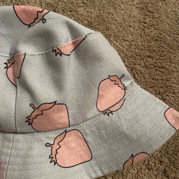 Bucket hat - Picture 3 of 3